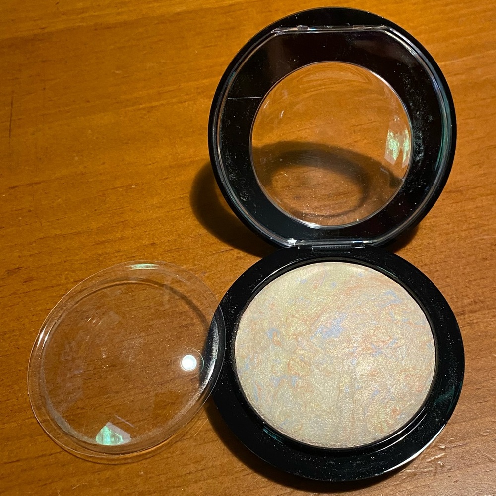 MAC Mineralize Skinfinish Powder Highlighter - Picture 6 of 17